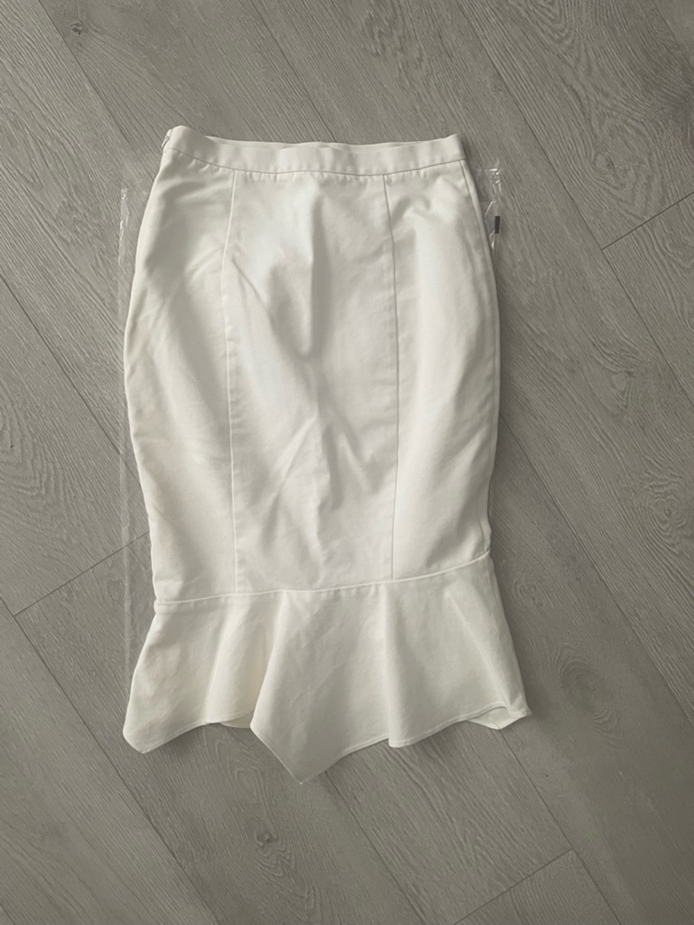 Marciano White Ruffle-Hem Pencil Skirt